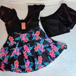 Woman Size 20 NWT Arolina Floral Swim Flare Top  with Shorts Hibiscus